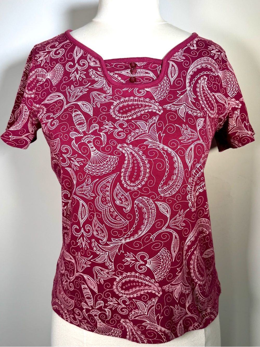 Coral Bay PS Berry Paisley Knit Short Sleeve Top Petite Small NWOT Plum Stretch